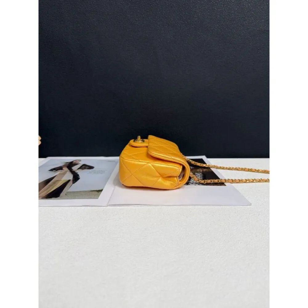 CHANEL brand color